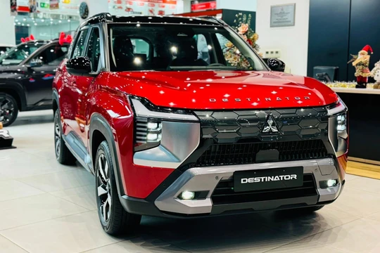 Mitsubishi Destinator hết xe tại nhiều đại lý, khách phải chờ sau Tết?