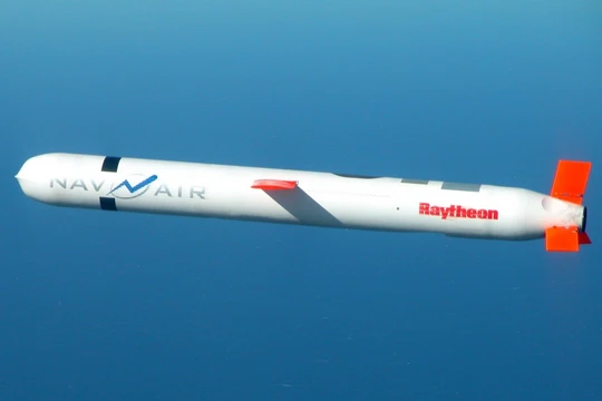 Tên lửa hành trình Tomahawk Block IV trong một cuộc thử nghiệm. Ảnh: Hải quân Mỹ.