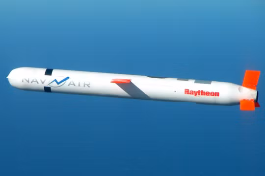 Tên lửa hành trình Tomahawk Block IV trong một cuộc thử nghiệm. Ảnh: Hải quân Mỹ.