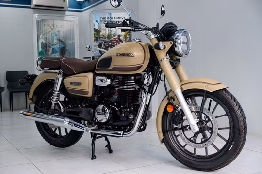 "Soi" mô tô cổ điển Honda CB350C vừa về Việt Nam: Giá gần 200 triệu có xứng đáng để săn lùng?