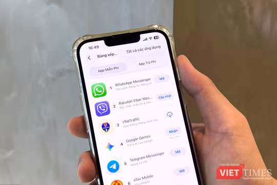 Zalo "giúp" WhatsApp và Viber vươn lên dẫn đầu tại Việt Nam