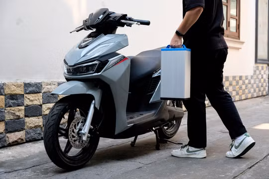 Khám phá xe điện đổi pin VinFast Viper vừa về đại lý