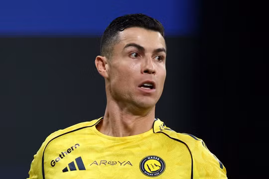 Chuyên cơ 77 triệu USD của Cristiano Ronaldo rời Arab Saudi giữa căng thẳng Trung Đông