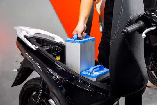 Khám phá xe máy điện đổi pin VinFast Feliz II vừa xuất hiện tại đại lý