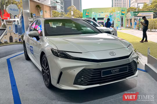 Sedan hạng D ngày càng mất sức hút, Mazda 6 và Honda Accord "ế bền vững"