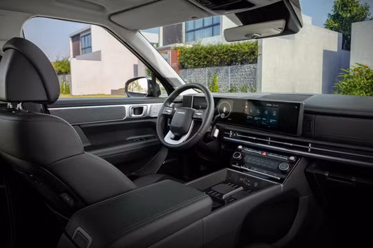 Sau khi về đại lý, Hyundai Santa Fe Hybrid được áp dụng ưu đãi giảm giá trực tiếp để kích cầu cuối năm. Ảnh: Hyundai.