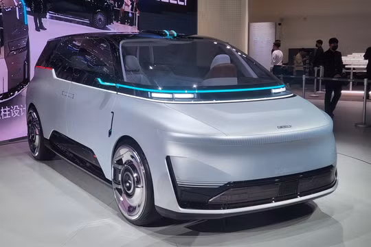 Trung Quốc ra mắt taxi không người lái: Đi rẻ như xe ôm, sang giống xe chủ tịch