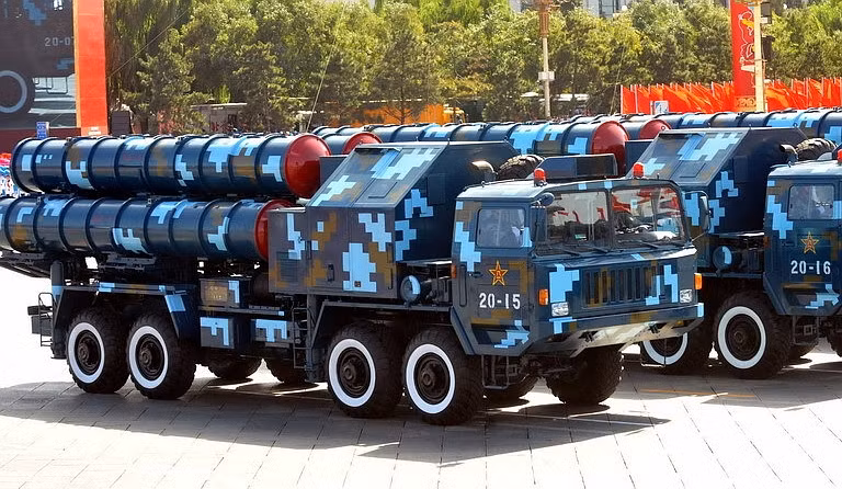Tên lửa đất đối không HQ-9B của Trung Quốc. Tên lửa đất đối không HQ-9B của Trung Quốc.