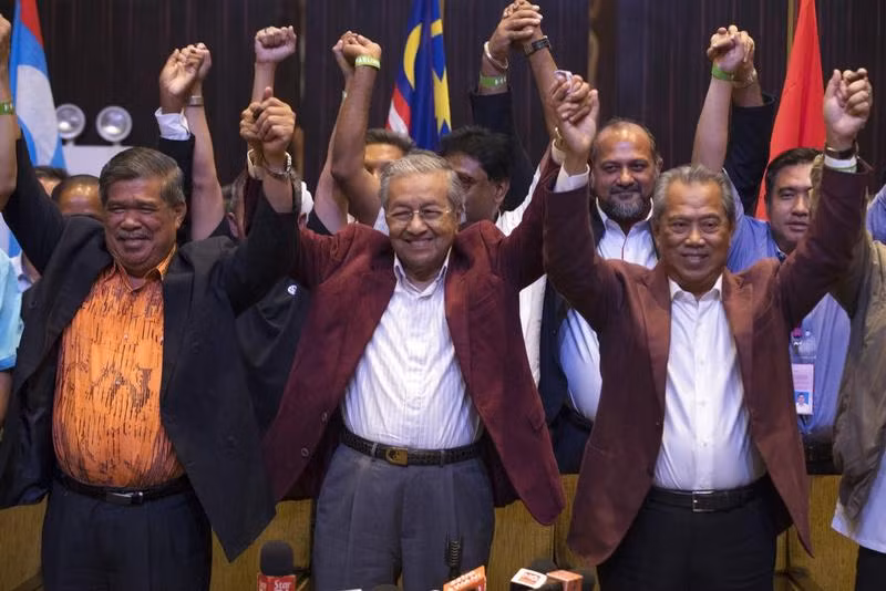 Ông Mahathir Mohamad đắc cử thủ tướng ngày 9.5.2018. Ông Mahathir Mohamad đắc cử thủ tướng ngày 9.5.2018.