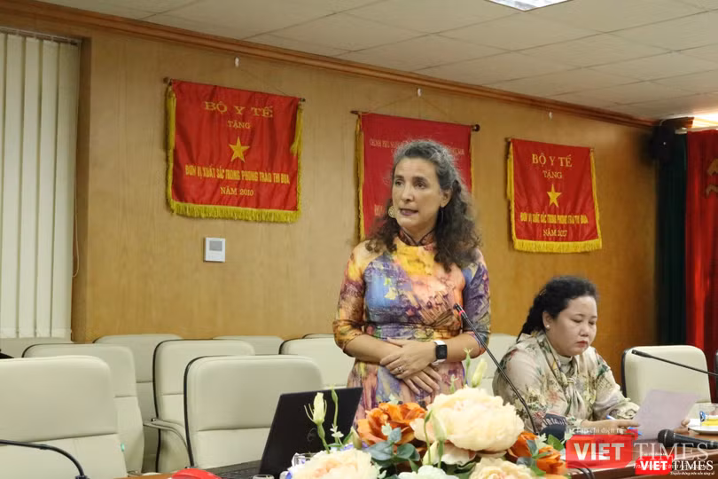 Bà Paula Morgan – Phó Giám đốc Văn phòng CDC Hoa kỳ tại Việt Nam Bà Paula Morgan – Phó Giám đốc Văn phòng CDC Hoa kỳ tại Việt Nam