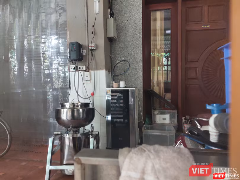 Một chiếc máy khá to được đặt trong công ty (Ảnh: Minh Thúy)