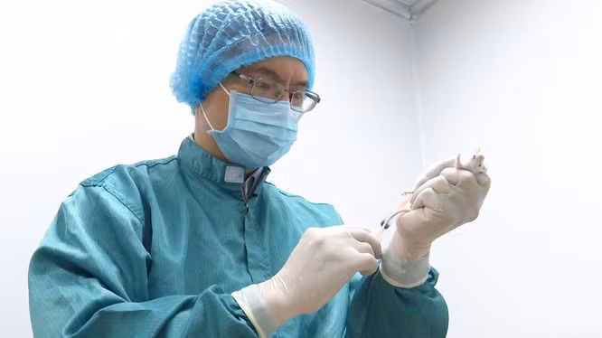 Chuyên gia nghiên cứu vaccine ở Việt Nam nói gì về vaccine ngừa COVID-19 mới được Nga công bố? ảnh 1 Chuyên gia nghiên cứu vaccine ở Việt Nam nói gì về vaccine ngừa COVID-19 mới được Nga công bố? ảnh 1