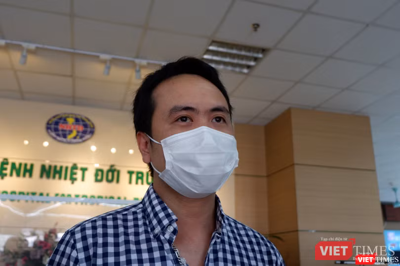 BS. Thân Mạnh Hùng - Phó trưởng Khoa Cấp cứu, Bệnh viện Bệnh Nhiệt đới Trung ương (Ảnh: Minh Nhật)