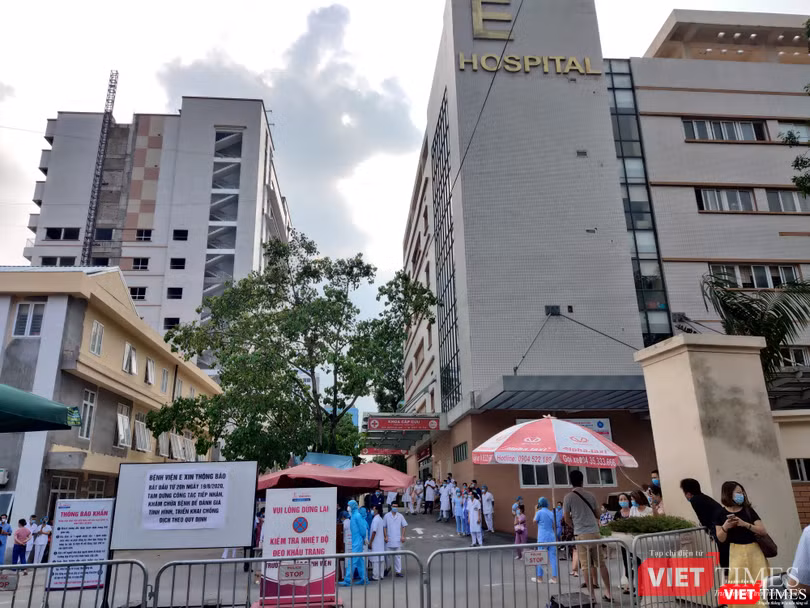 Bác sĩ trong bệnh viện mong chờ dỡ phong tỏa (Ảnh: Minh Thúy) Bác sĩ trong bệnh viện mong chờ dỡ phong tỏa (Ảnh: Minh Thúy)