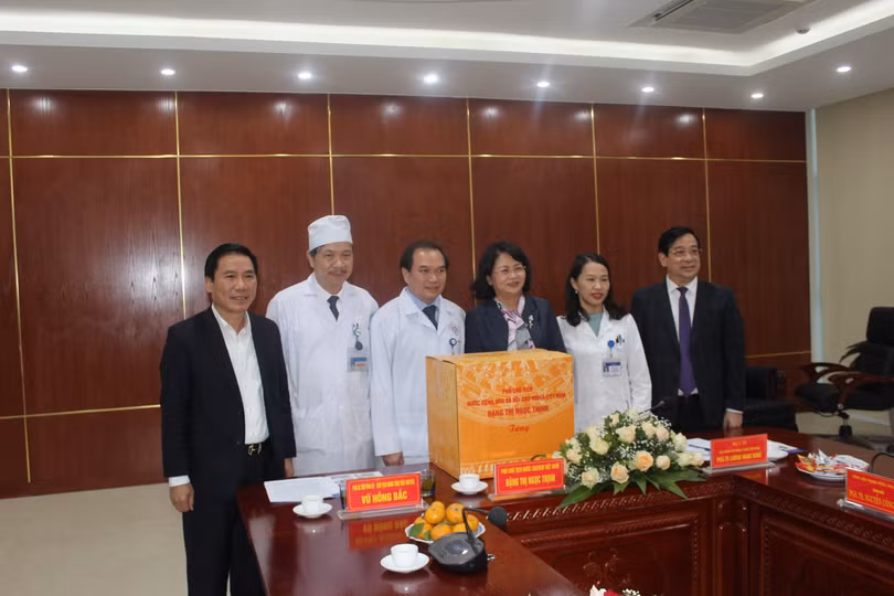 Phó chủ tịch nước tại buổi làm việc với Bệnh viện Trung ương Thái Nguyên Phó chủ tịch nước tại buổi làm việc với Bệnh viện Trung ương Thái Nguyên