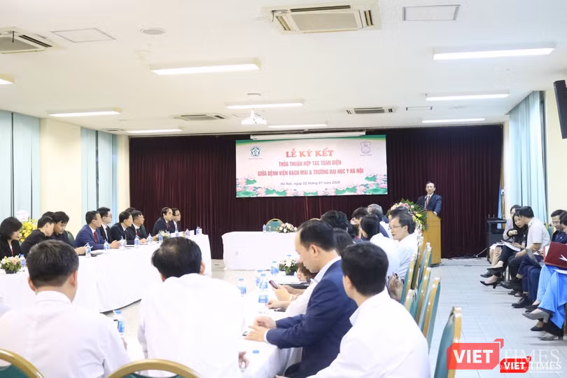 Lễ ký kết thỏa thuận hợp tác toàn diện giữa Bệnh viện Bạch Mai và Trường Đại học Y Hà Nội Lễ ký kết thỏa thuận hợp tác toàn diện giữa Bệnh viện Bạch Mai và Trường Đại học Y Hà Nội
