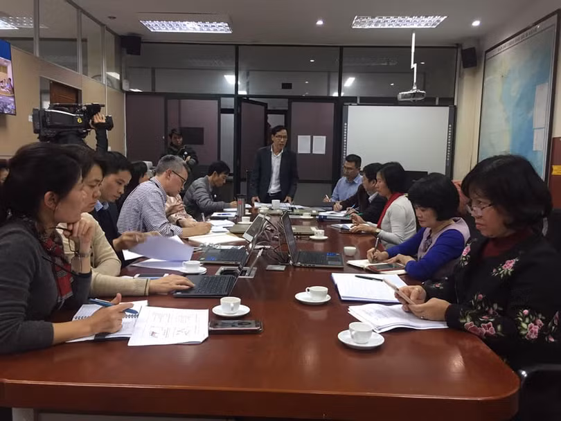 Trung tâm Đáp ứng khẩn cấp sự kiện y tế công cộng (PHEOC - Bộ Y tế) họp đánh giá tình hình dịch bệnh. Ảnh: Bộ Y tế Trung tâm Đáp ứng khẩn cấp sự kiện y tế công cộng (PHEOC - Bộ Y tế) họp đánh giá tình hình dịch bệnh. Ảnh: Bộ Y tế