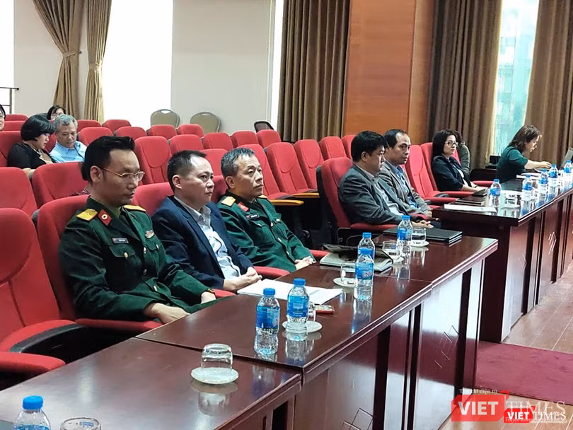 Các đại biểu tham dự bubuổi công bố kết quả chế tạo thành công bộ KIT chẩn đoán nhanh virus SARS-CoV-2. Ảnh: Minh Thúy Các đại biểu tham dự bubuổi công bố kết quả chế tạo thành công bộ KIT chẩn đoán nhanh virus SARS-CoV-2. Ảnh: Minh Thúy