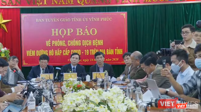 Ban Tuyên giáo tỉnh Vĩnh Phúc họp báo cung cấp thông tin về phòng, chống dịch COVID-19. Ảnh: Minh Thúy Ban Tuyên giáo tỉnh Vĩnh Phúc họp báo cung cấp thông tin về phòng, chống dịch COVID-19. Ảnh: Minh Thúy