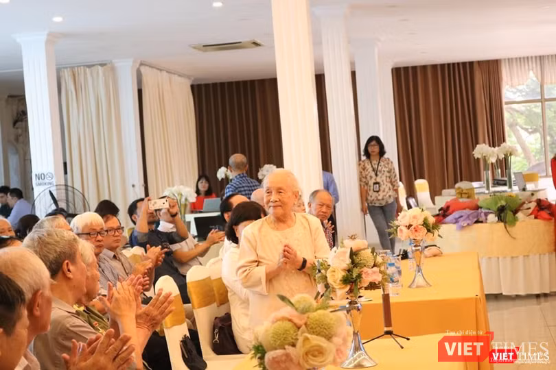Cụ Doãn Ngọc Trâm, thân mẫu của nữ Anh hùng, liệt sỹ Đặng Thùy Trâm. Ảnh: Minh Thúy Cụ Doãn Ngọc Trâm, thân mẫu của nữ Anh hùng, liệt sỹ Đặng Thùy Trâm. Ảnh: Minh Thúy