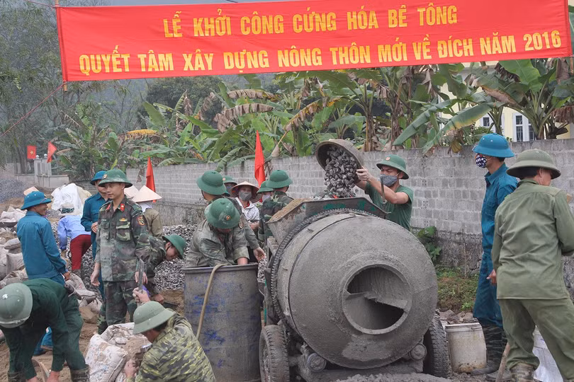Họ tích cực tham gia xây dựng chính quyền, đóng góp vào phát triển các mục tiêu kinh tế-xã hội địa phương nơi đóng quân.