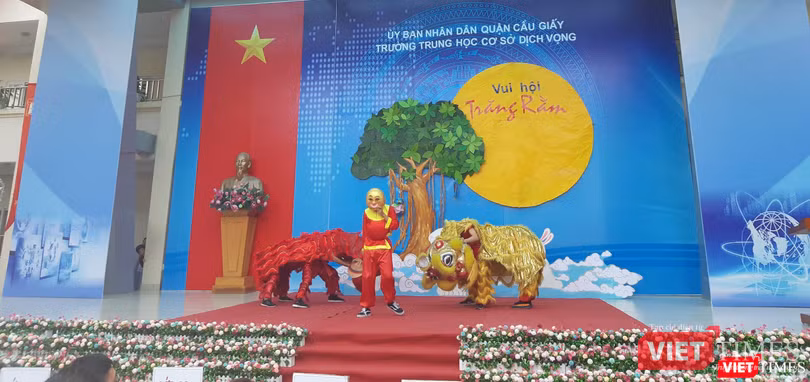 Tiết mục múa lân