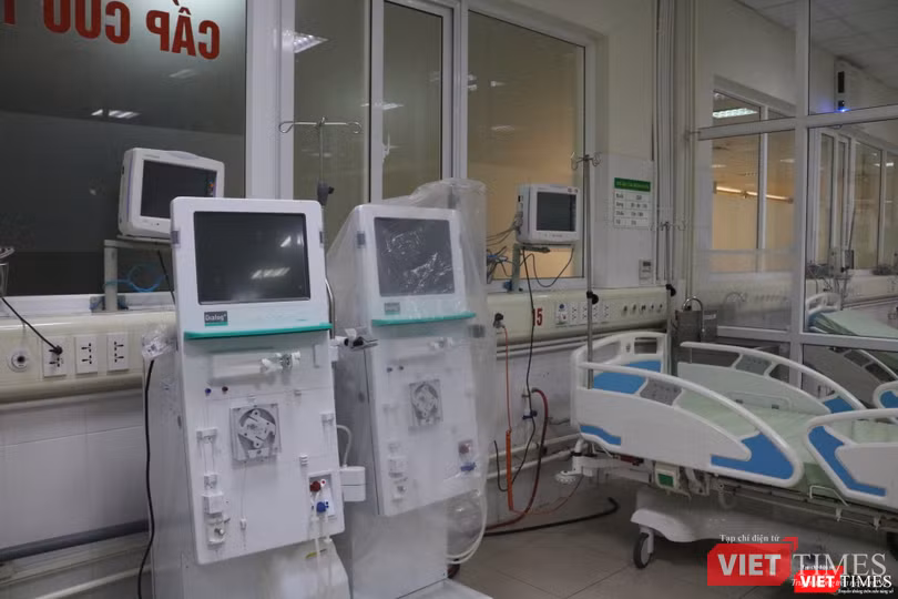 Phòng cách ly, điều trị bệnh nhân mắc COVID-19 được chuẩn bị đầy đủ trang thiết bị hiện đại (Ảnh: Minh Thúy)