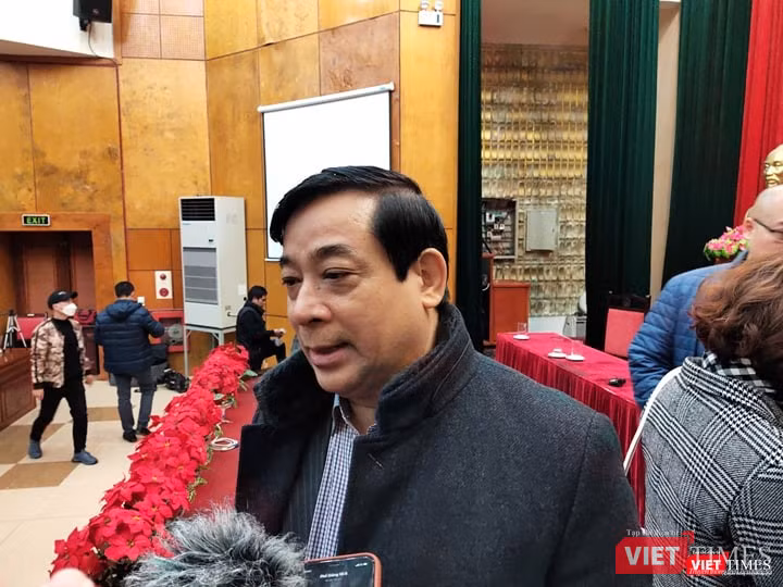 PGS. TS. Lương Ngọc Khuê trao đổi tại cuộc họp chiều ngày 5/2. Ảnh: Minh Thúy PGS. TS. Lương Ngọc Khuê trao đổi tại cuộc họp chiều ngày 5/2. Ảnh: Minh Thúy