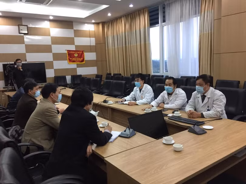 TS. Cao Hưng Thái làm việc tại Bệnh viện Bệnh Nhiệt đới Trung ương cơ sở 2. Ảnh: Lê Hảo TS. Cao Hưng Thái làm việc tại Bệnh viện Bệnh Nhiệt đới Trung ương cơ sở 2. Ảnh: Lê Hảo