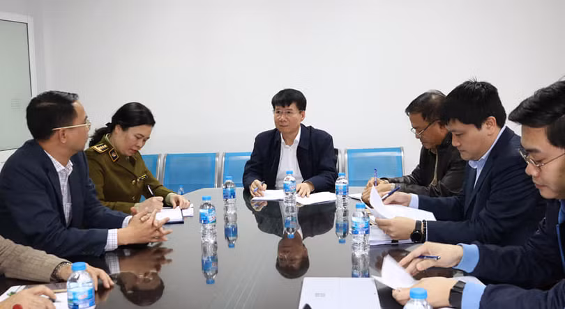 Thứ trưởng Bộ Y tế Trương Quốc Cường phát biểu tại buổi làm việc. Ảnh: Khánh Phương Thứ trưởng Bộ Y tế Trương Quốc Cường phát biểu tại buổi làm việc. Ảnh: Khánh Phương
