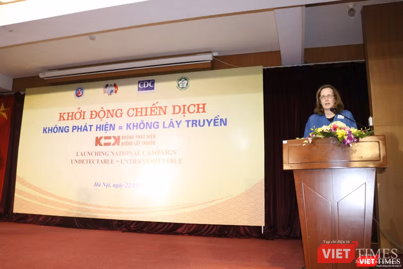 Bà Caryn R. McClelland – Phó Đại sứ hoa Kỳ tại Việt Nam Bà Caryn R. McClelland – Phó Đại sứ hoa Kỳ tại Việt Nam