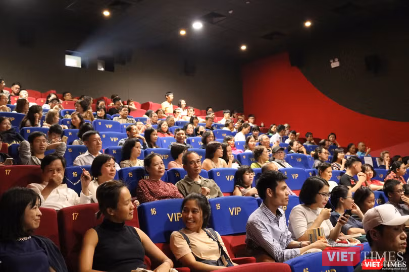 Khán giả dự buổi chiếu khai mạc Tuần lễ phim Đan Mạch 2019 Khán giả dự buổi chiếu khai mạc Tuần lễ phim Đan Mạch 2019