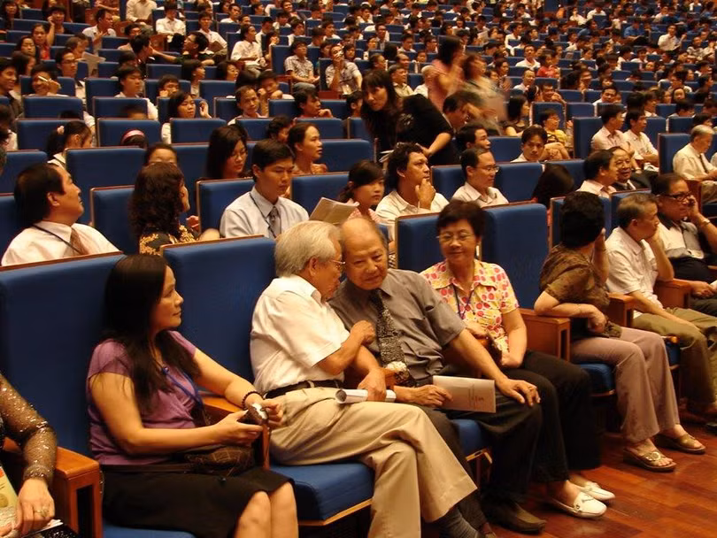 GS. Hồ Ngọc Đại và nhà giáo Phạm Toàn GS. Hồ Ngọc Đại và nhà giáo Phạm Toàn