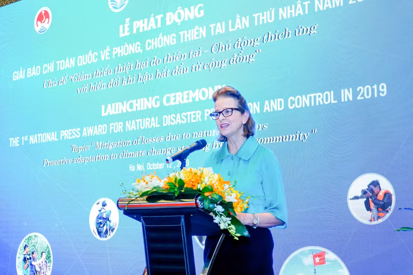 Bà Caitlin Wiesen - Trưởng đại diện thường trú UNDP (Chương trình phát triển Liên hợp quốc tại Việt Nam) Bà Caitlin Wiesen - Trưởng đại diện thường trú UNDP (Chương trình phát triển Liên hợp quốc tại Việt Nam)