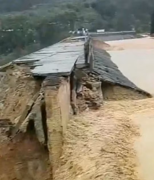 Vỡ đập kinh hoàng ở Trung Quốc