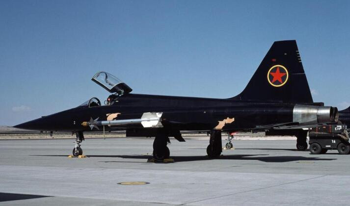 Chiến đấu cơ F-5E của Mỹ được sơn lại để đóng giả "MiG-28" hư cấu trong phim Top Gun nă 1986 (Ảnh: Military Watch)