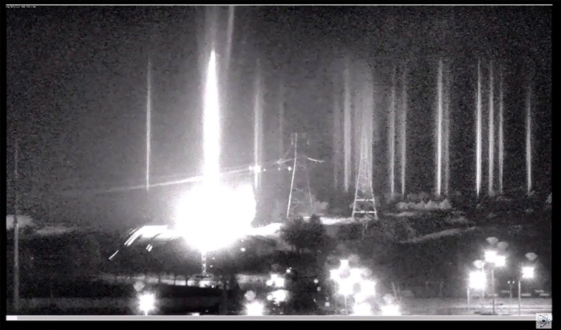 Một bức ảnh chụp cho thấy vụ nổ bên trong nhà máy điện hạt nhân Zaporizhzhia (Ảnh: AFP)