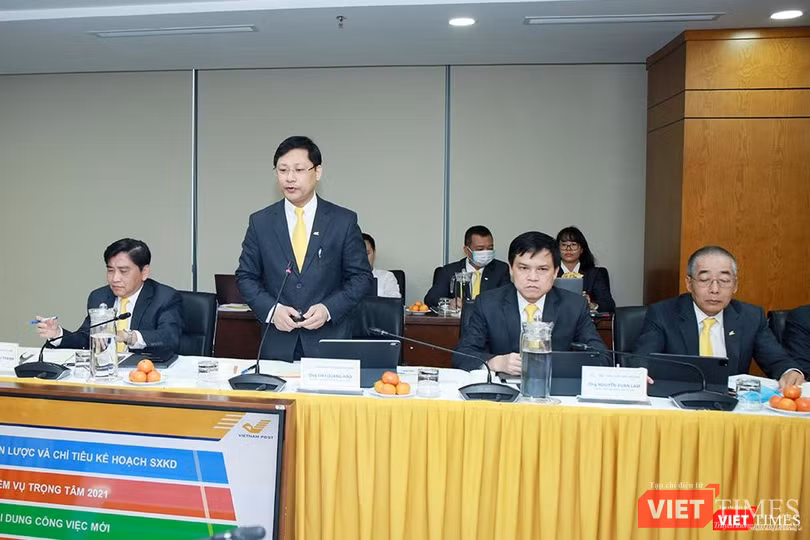 Đại diện Bưu điện Việt Nam phát biểu tại cuộc họp.