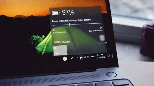 Pin lão hóa có thể khiến thường lượng sử dụng laptop thấp hơn kỳ vọng. Ảnh: Windows Report Pin lão hóa có thể khiến thường lượng sử dụng laptop thấp hơn kỳ vọng. Ảnh: Windows Report