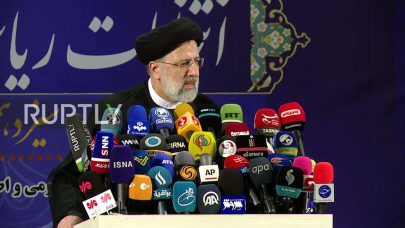 Ông Raisi trong một bài phát biểu trước các hãng truyền thông nước ngoài (Ảnh: RT) Ông Raisi trong một bài phát biểu trước các hãng truyền thông nước ngoài (Ảnh: RT)