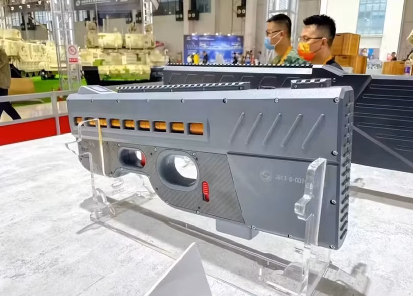 Súng điện từ không tụ của Trung Quốc bắn 3.000 viên phút Vũ khí thay đổi chiến tranh tương lai 3.png