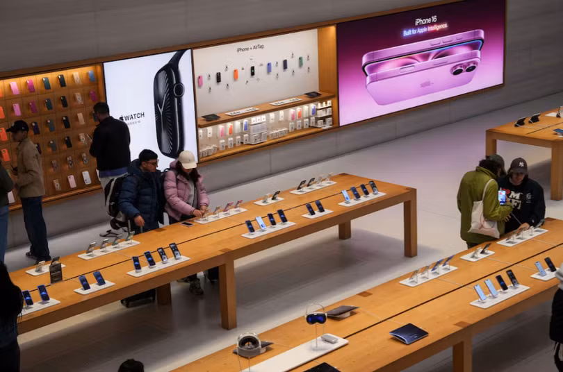 Hai tuyên bố sốc về thuế của ông Trump lại khiến thị trường thế giới chao đảo.png