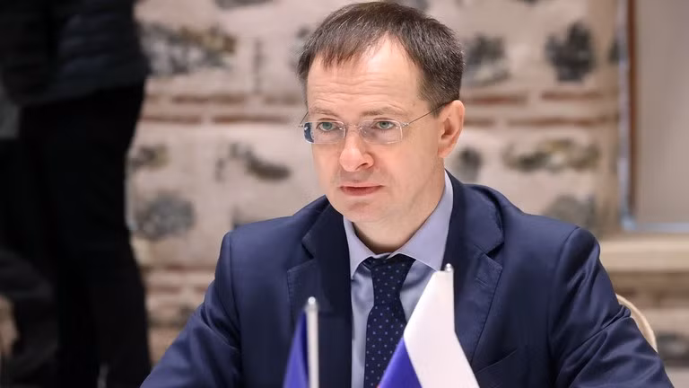 Ông Vladimir Medinsky trong bức ảnh chụp cuộc đàm phán giữa Nga và Ukraine tại Istanbul vào ngày 29/3/2022. Ảnh: Sputnik.