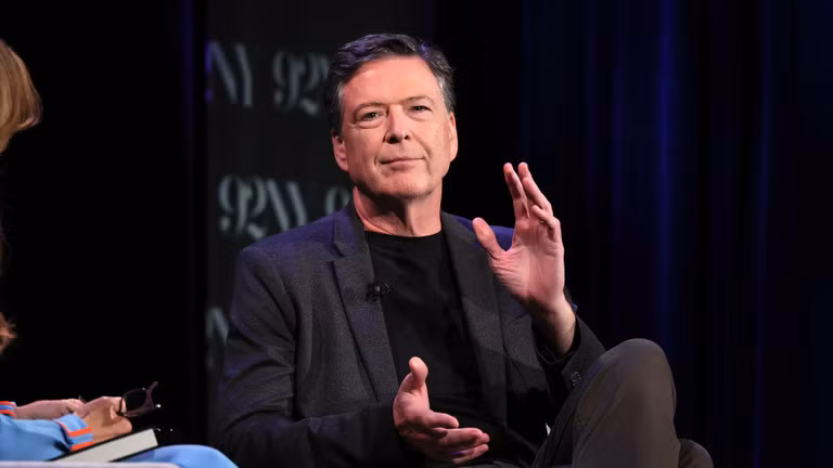 Cựu Giám đốc FBI James Comey trong bức ảnh chụp năm 2023. Ảnh: Getty.