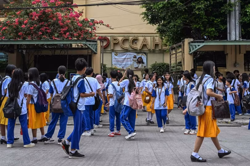 Nhiều người ở Philippines đã tốt nghiệp nhưng vẫn không biết đọc. Ảnh: AFP.