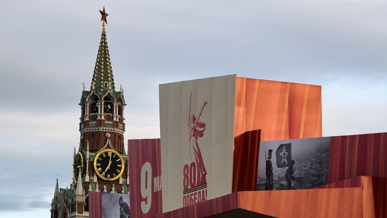 Quảng trường Đỏ ở Moscow, Nga được trang trí hoành tráng nhân Ngày Chiến thắng thắng. Ảnh: Sputnik.