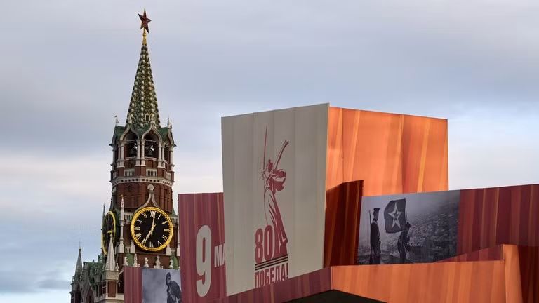 Quảng trường Đỏ ở Moscow, Nga được trang trí hoành tráng nhân Ngày Chiến thắng thắng. Ảnh: Sputnik.