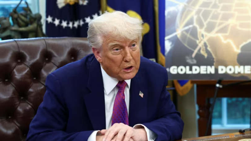 Tổng thống Mỹ Donald Trump đưa ra thông báo về lá chắn phòng thủ tên lửa "Vòm Vàng" tại Phòng Bầu dục của Nhà Trắng ngày 20/5. Ảnh: Reuters.