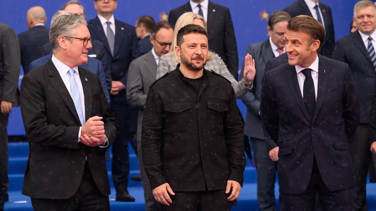 Thủ tướng Anh Keir Starmer (trái), Tổng thống Ukraine Volodymyr Zelensky (giữa) và Tổng thống Pháp Emmanuel Macron, ngày 16/5. Ảnh: Getty.