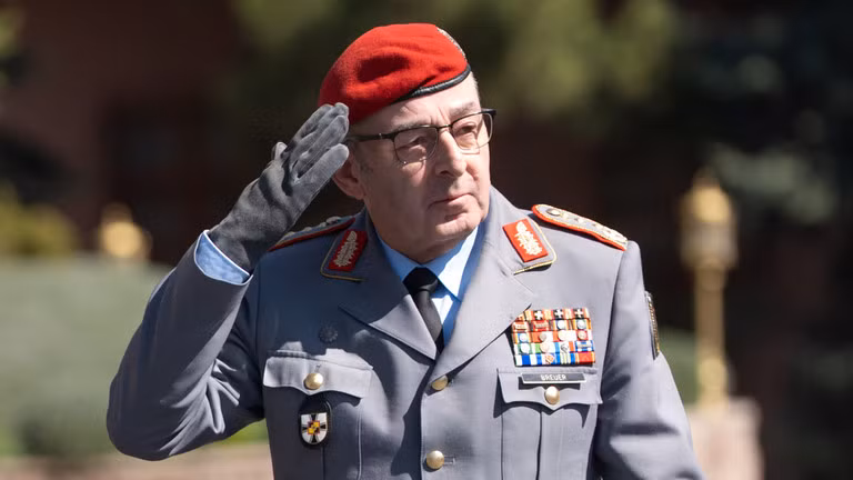 Tổng thanh tra quân đội Đức Carsten Breuer tại Thổ Nhĩ Kỳ, ngày 15/4. Ảnh: Getty.